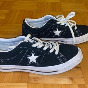 ⭐️ Converse Black One Star Low Top Shoe